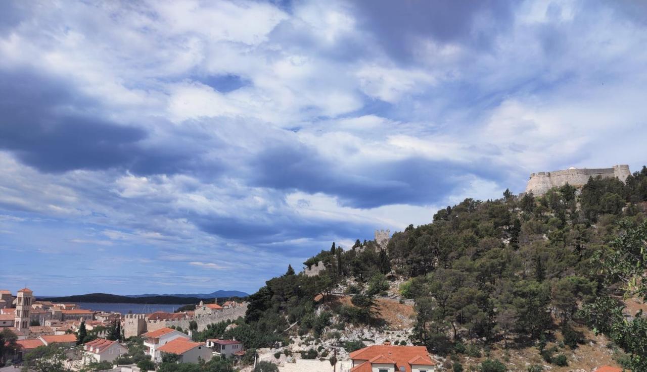 Guest House Vuljan Hvar Town Esterno foto