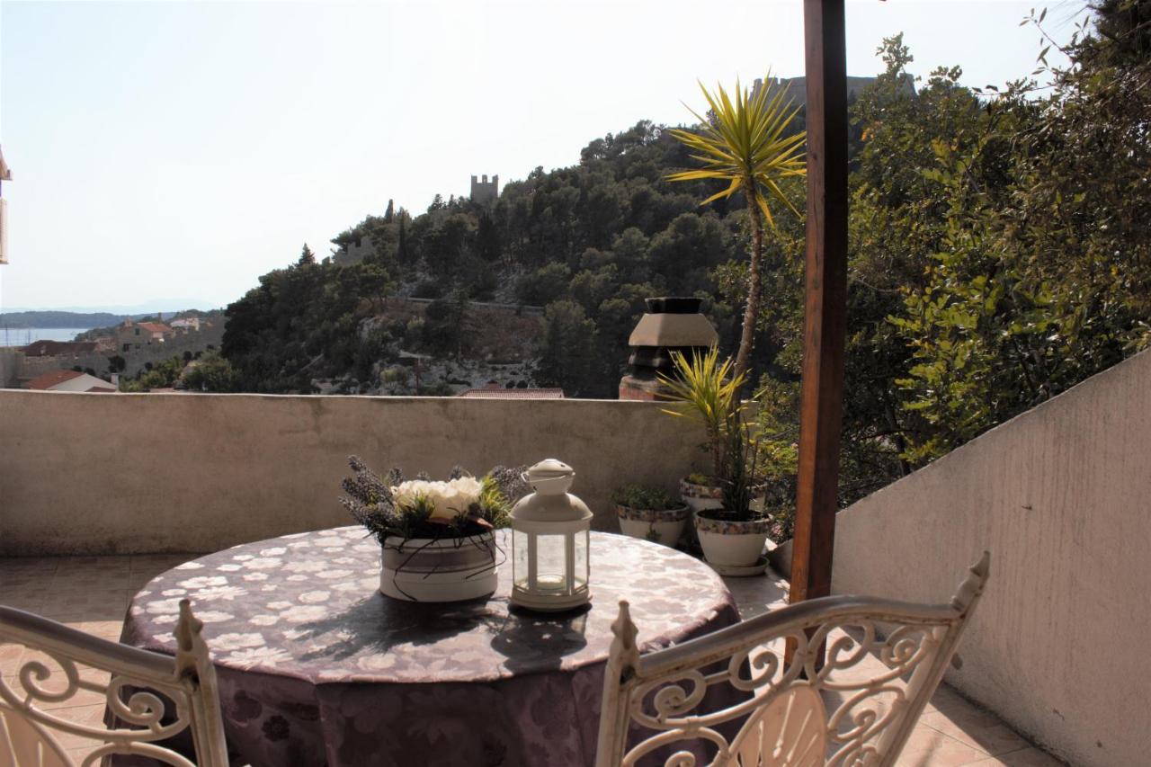Guest House Vuljan Hvar Town Esterno foto