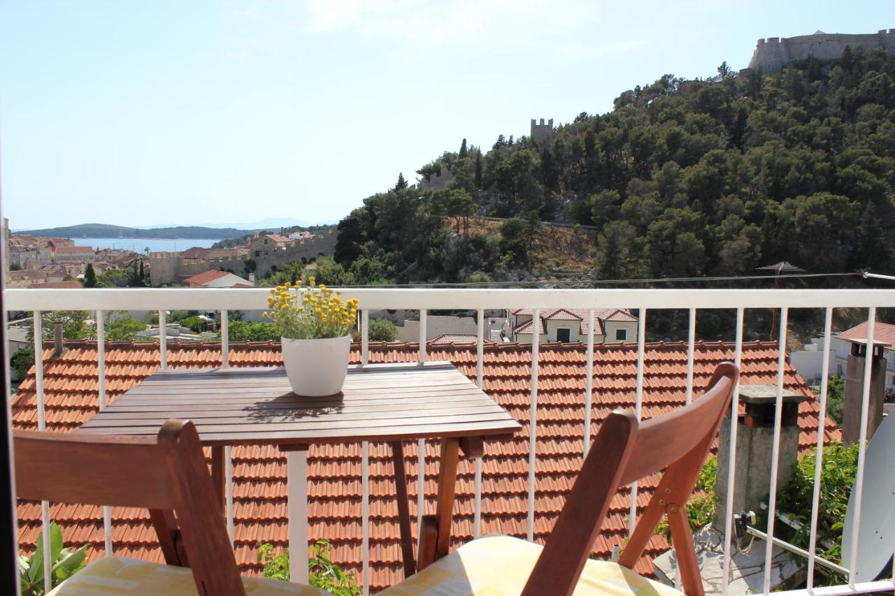 Guest House Vuljan Hvar Town Esterno foto