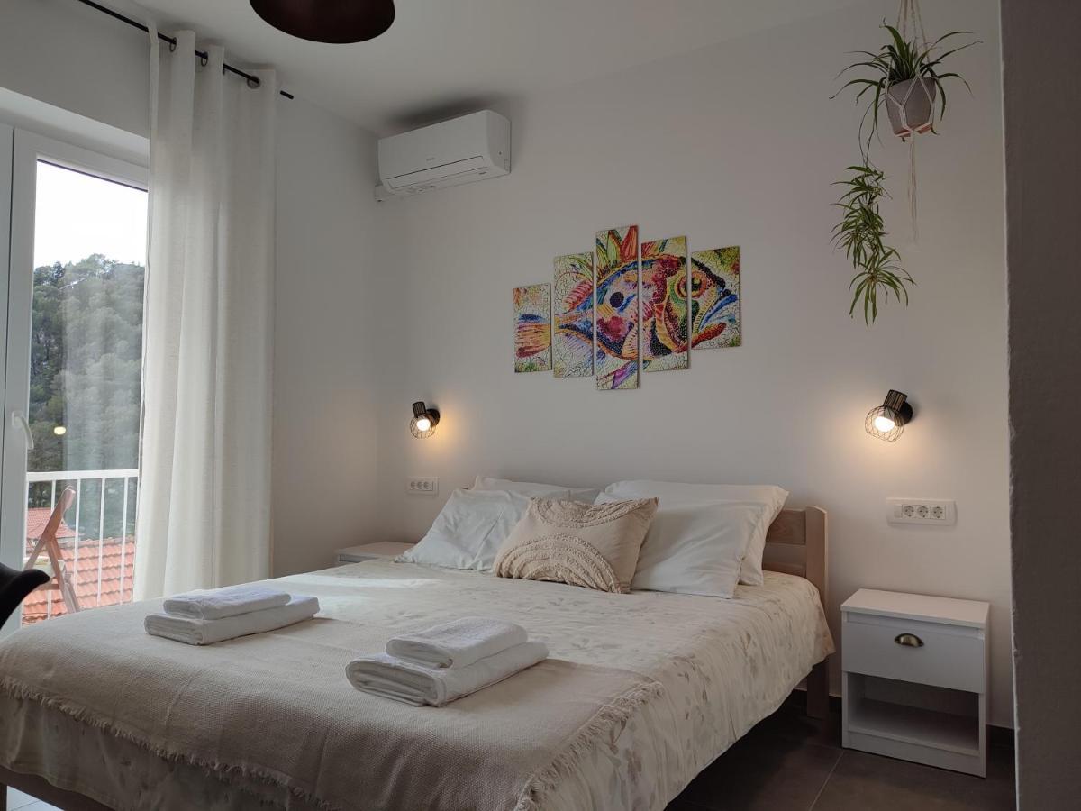 Guest House Vuljan Hvar Town Esterno foto
